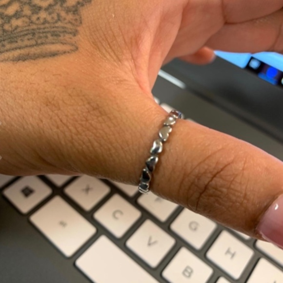 Silver hearts eternity ring band stainless steel - Picture 3 of 4